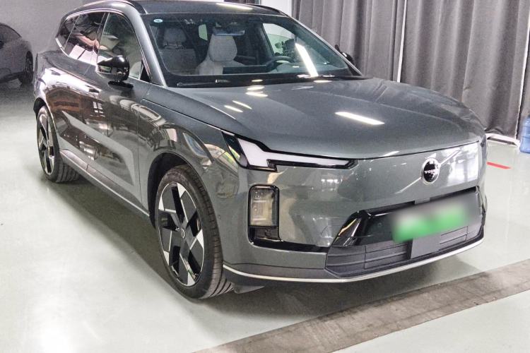 Used Volvo Volvo XC70 Plug-in Hybrid 2026 Model Four-Wheel Drive Long-Range Ultra
