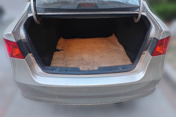 Used Roewe 350 2015 1.5L Manual Luxury Sunroof Edition
