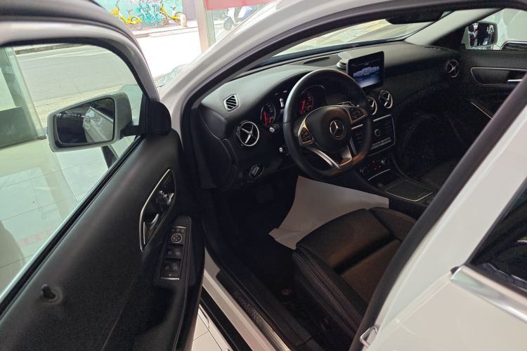 Used Mercedes-Benz GLA 2019 GLA 200 Fashion Model Driver Seat