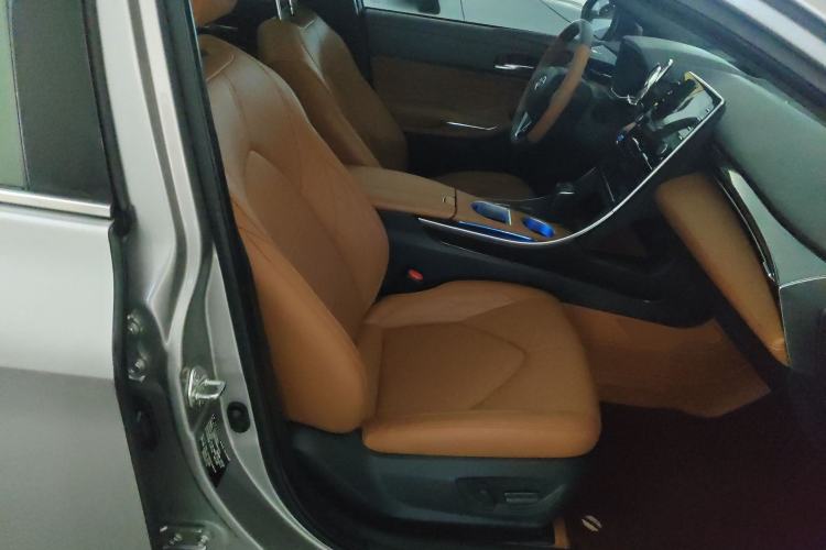 Used Toyota Avalon 2019 Dual-Engine 2.5L XLE Prestige Version China VI Standard
