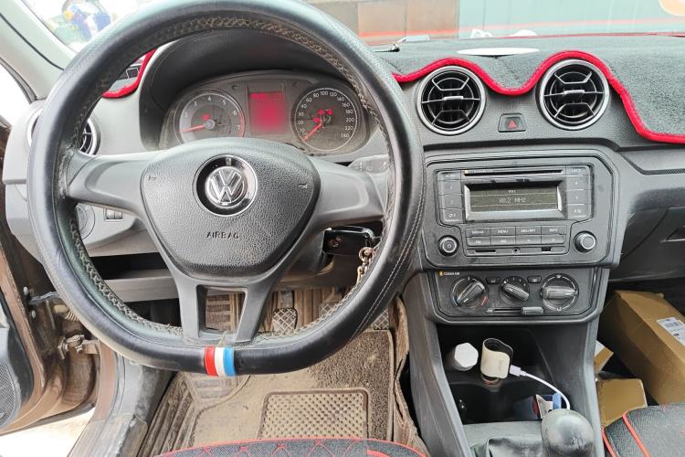 Used Volkswagen Jetta 2017 1.5L Manual Fashion Edition Center Console