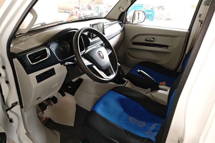 Used Jinbei New Hiace S 2023 1.5L Wealth Edition Van 2/5-Seater Non-Air-Conditioned Version SWC15M