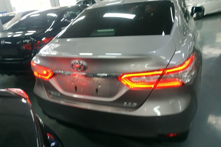 Used Toyota Camry 2021 2.0G Luxury Edition
