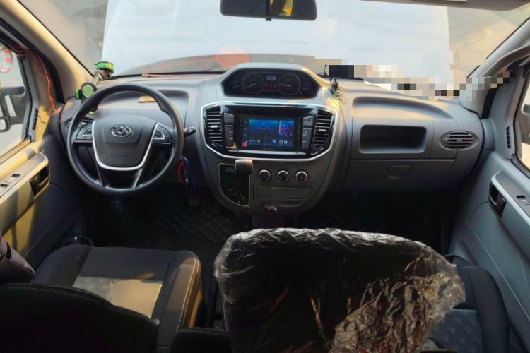 Used SAIC MAXUS Xintu V80 2021 2.0T PLUS AMT Aoyuntong Short-Wheelbase Mid-Roof 5/6-Seater
