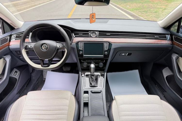 Used Volkswagen Magotan 2017 380TSI DSG Flagship Edition Interior 1