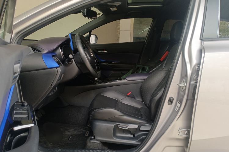 Used Toyota IZOA 2018 2.0L Yichi Version China VI Standard
