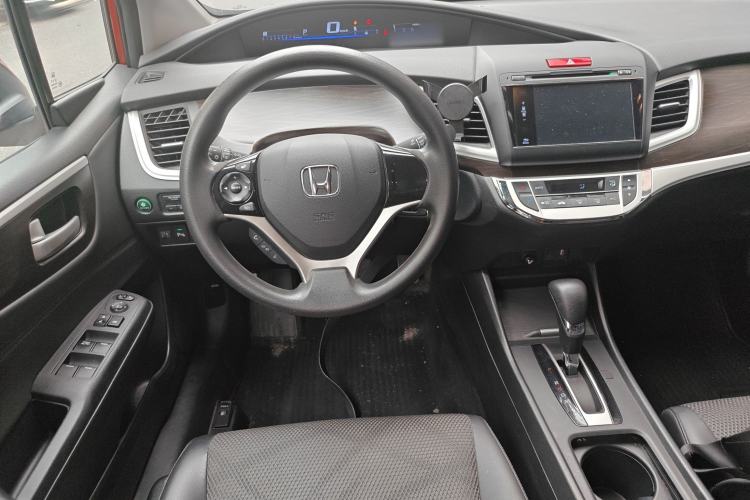 Used Honda Jade 2013 1.8L automatic Comfort version 5 seats Steering Wheel