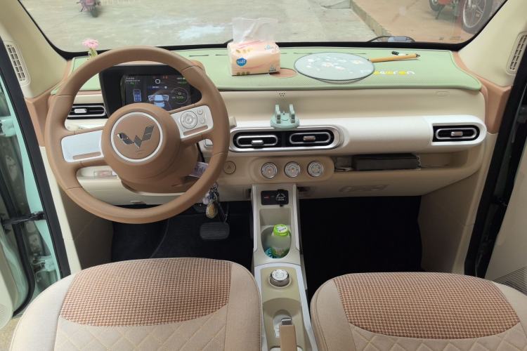 Used Wuling Hongguang MINIEV 2024 3rd Generation 215km Youth Edition Center Console