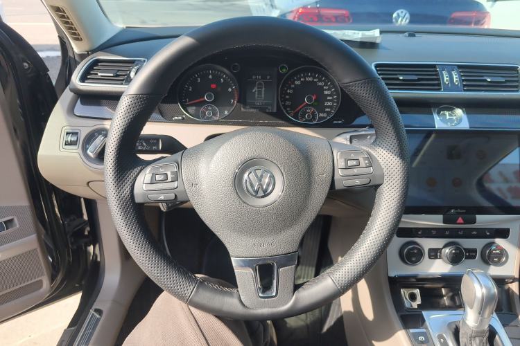 Used Volkswagen Magotan 2015 Facelift 1.8TSI Luxury Model Steering Wheel