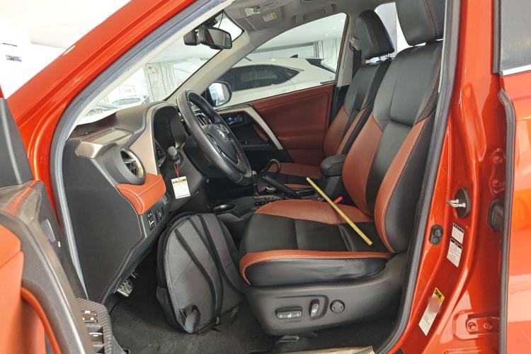 Used Toyota RAV4 2015 2.5L Automatic 4x4 Elite Edition Left Front Seat