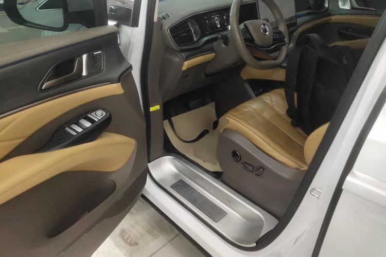 Used Denza D9 2022 DM-i 970 Four-Wheel Drive Flagship Model