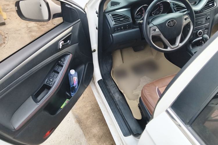 Used Bestune B70 2014 2.0L automatic luxury version
