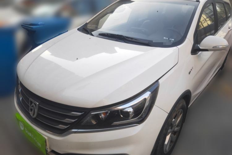 Used Baojun 310W 2017 1.5L Manual Fashion Model China V