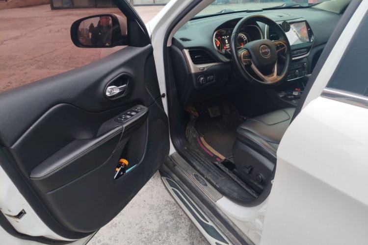 Used Jeep Cherokee 2016 2.4L Professional Edition