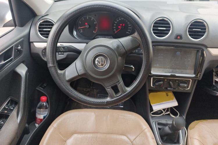 Used Volkswagen Jetta 2015 Value Edition 1.6L Manual Fashionable Style Steering Wheel