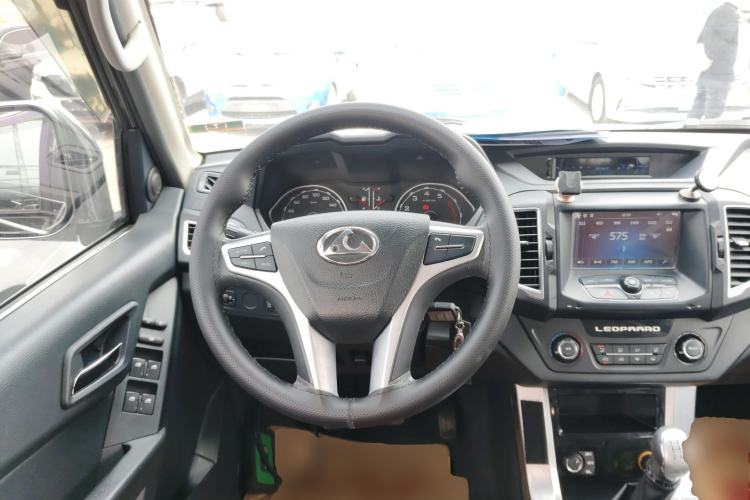 Used Leopaard Q6 2015 2.4L Manual 4x4 Excellence Edition
