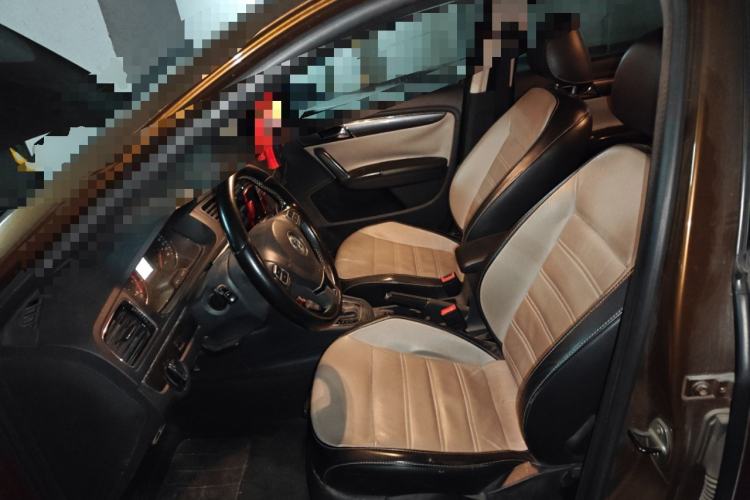 Used Volkswagen Cross Lavida 2014 1.4TSI DSG
