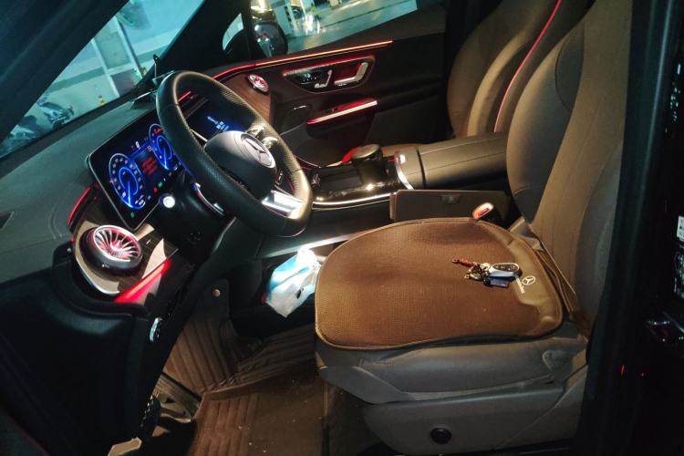 Used Mercedes-Benz EQE SUV 2024 500 4MATIC Pioneer Edition Left Front Seat