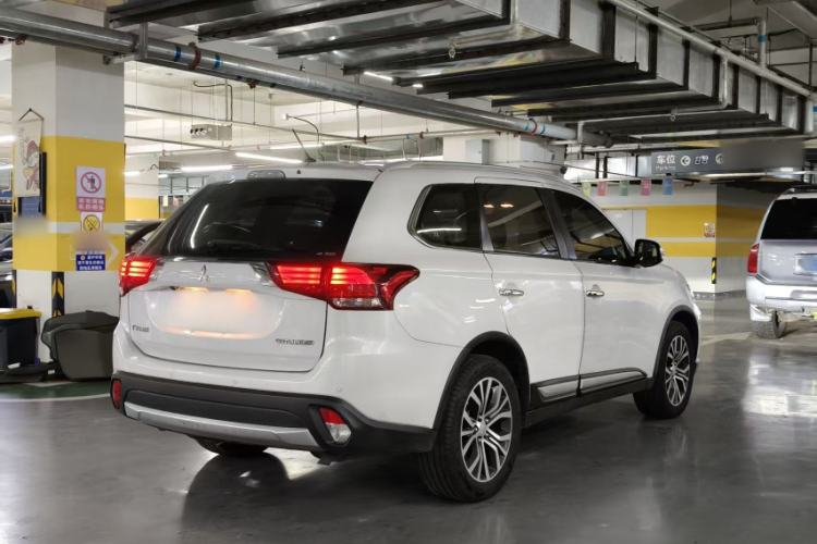 Used Mitsubishi Outlander 2016 2.4L 4x4 Elite Edition 5 Seats
