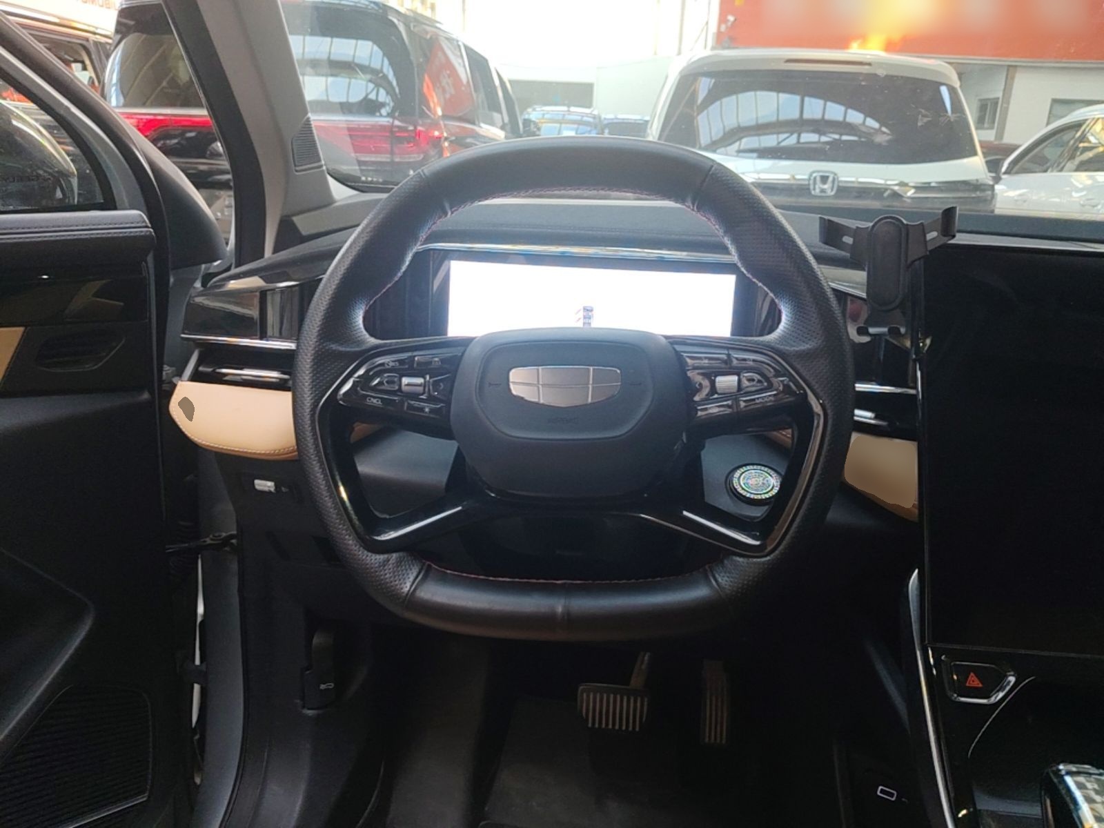 Geely Auto FX11 2023 1.5TD DCT Prestige Edition — снимка 13