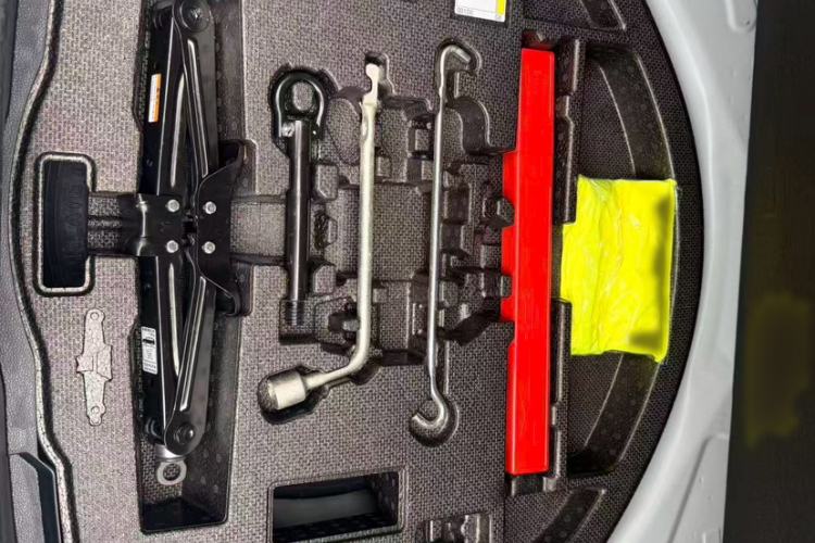 Used Toyota Levin 2023 Smart Electric Hybrid Dual-Engine 1.8L Leading Edition Interior 10