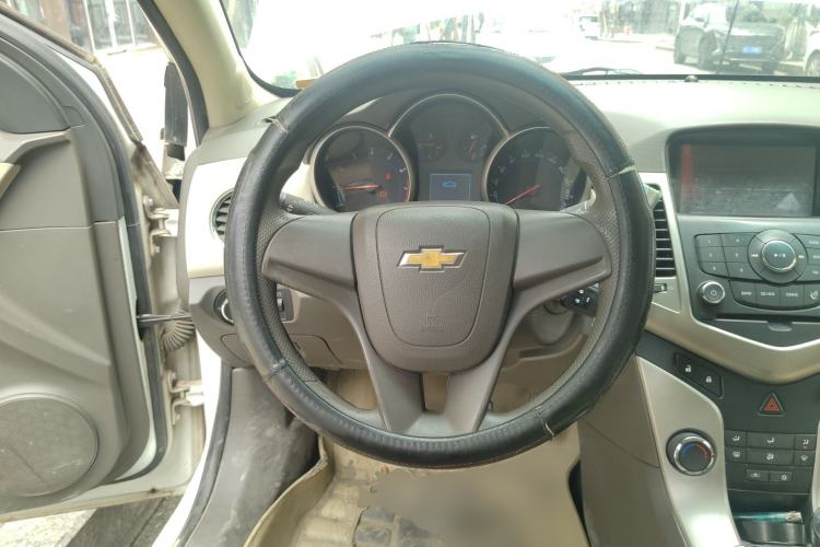 Used Chevrolet Cruze 2015 1.5L Classic SL MT Steering Wheel