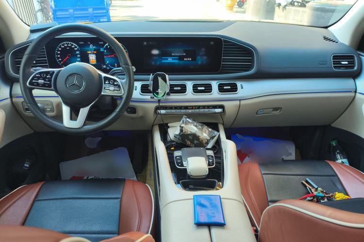 Used Mercedes-Benz GLE 2020 GLE 350 4MATIC Dynamic Edition Center Console