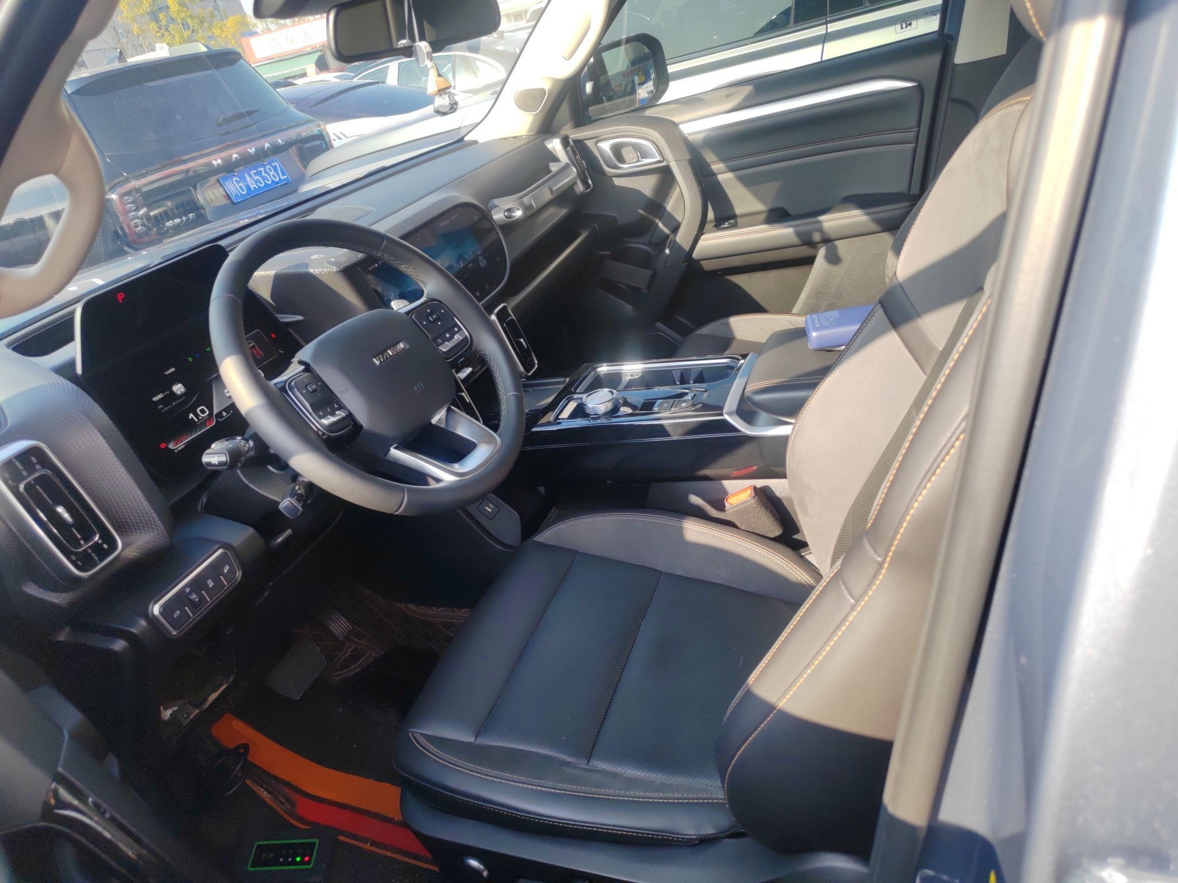 المقاعد الأمامية داخل السيارة