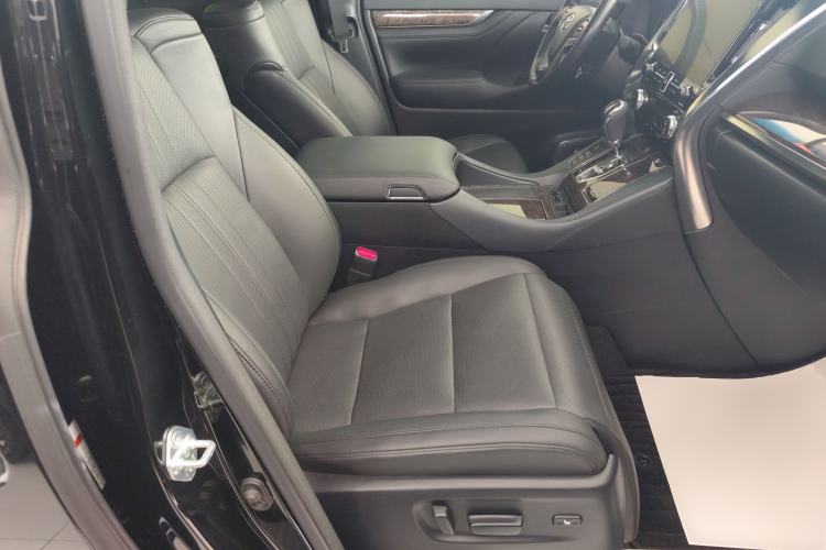 Used Toyota Vellfire 2021 Crown Dual-Engine 2.5L HV Prestige Edition
