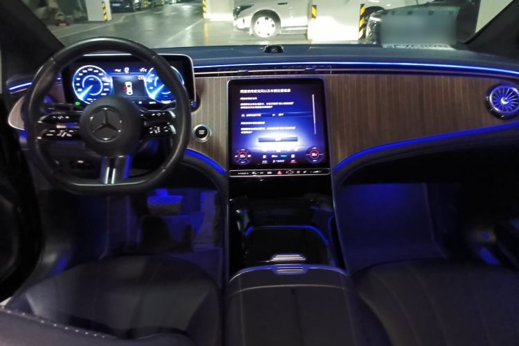 Used Mercedes-Benz EQE 2022 350 Pioneer Edition Center Console