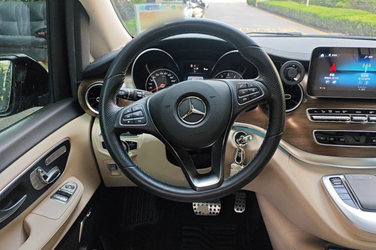 Used Mercedes-Benz V-Class 2021 V 260 Prestige Edition Steering Wheel