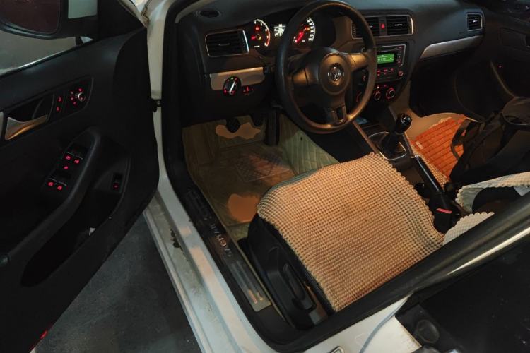 Used Volkswagen Sagitar 2012 1.6L Manual Fashion Edition Driver Seat