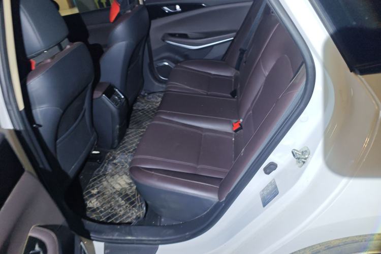 Used CHANGAN Raeton CC 2018 1.5T Automatic Elegant Starry Edition China V Standard
