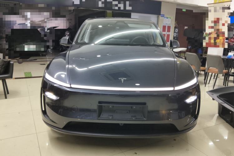 Used Tesla Model Y 2025 Rear-Wheel-Drive Version
