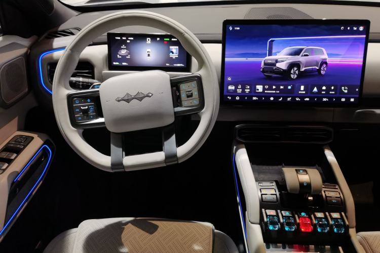 Used Formula Leopard Titanium 3 2025 501 km Range Rear-Wheel Drive Intelligent Driving Max Edition
