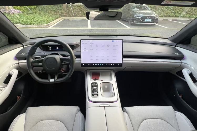 Used Xiaomi Auto SU7 2024 Rear-Drive Ultra-Long Range Advanced Pro-Level Intelligent Driving Version Interior 4