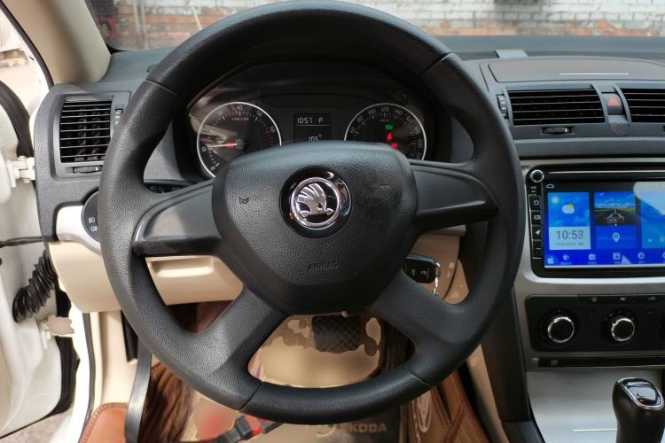 Used Skoda Octavia 2015 Classic Model 1.6L Automatic Yijie Version
