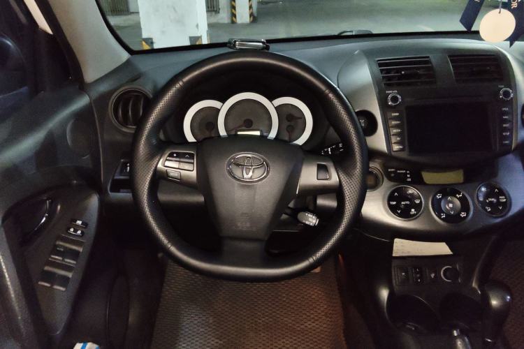 Used Toyota RAV4 2010 2.4L Automatic Deluxe Upgrade Edition