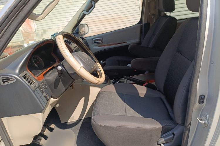 Used Jinbei Grace 2015 2.0L Classic Edition Luxury Long-Wheelbase 9-Seater