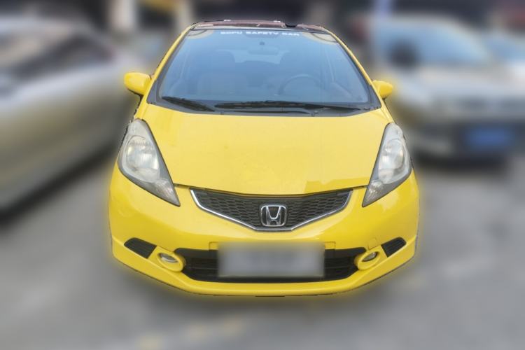 Used Honda Fit 2011 1.3L automatic comfort version
