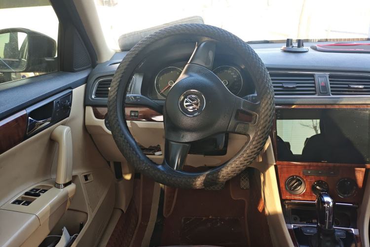 Used Volkswagen Lavida 2013 1.4TSI DSG Comfort Edition
