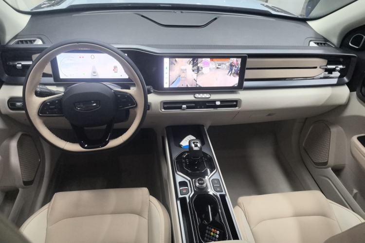 Used Geely Auto icon 2025 Linglong 1.5TD Ruyi Edition Interior 3