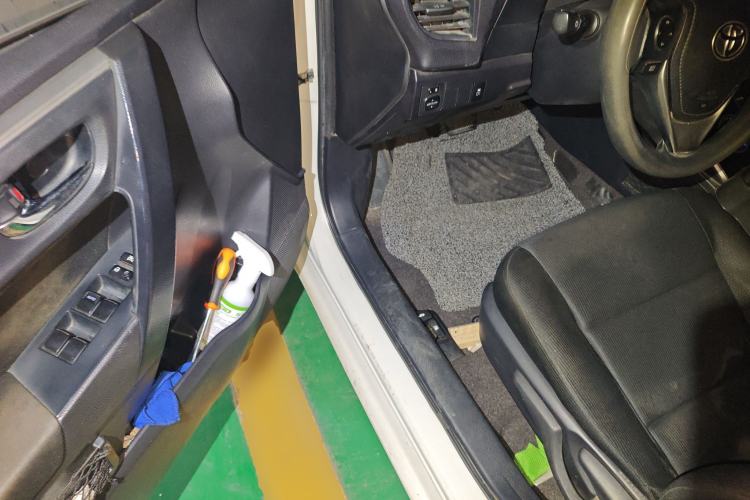 Used Toyota Levin 2016 Dual-Engine 1.8H GS E-CVT Elite Model with Sunroof Driver Seat