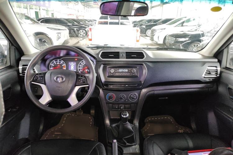 Used Great Wall Wingle 5 2023 "Ganfan" Version 1.5T Gasoline Two-Wheel-Drive Advanced Trim with Long Cargo Bed Center Console