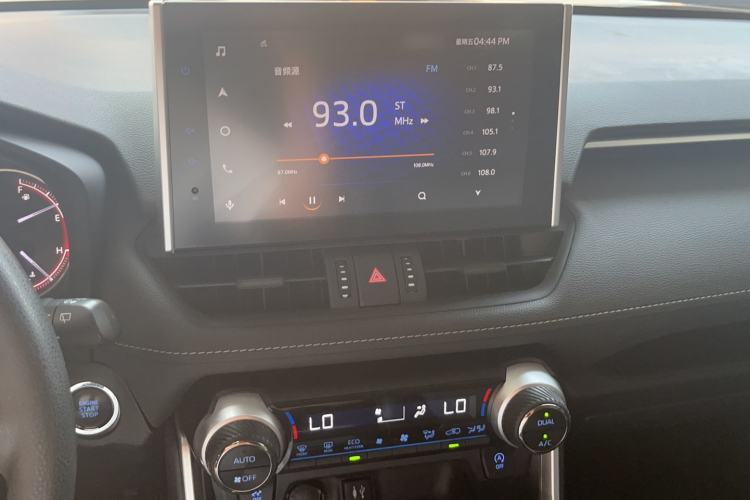 Used Toyota RAV4 2021 2.0L CVT Two-Wheel Drive Fashion Edition Audio And AC Panel