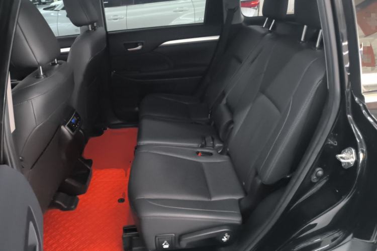 Used Toyota Highlander 2018 2.0T Two-Wheel Drive Luxury Edition 7 Seats China VI Standard
