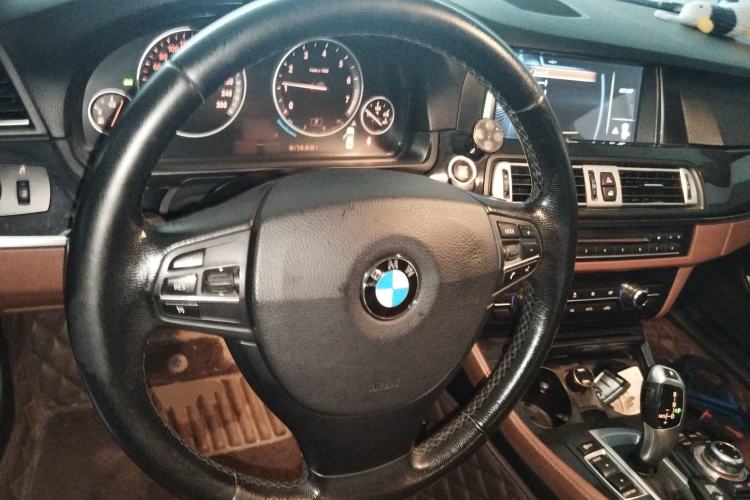 Used BMW 5 Series 2014 520Li Elegant Model
