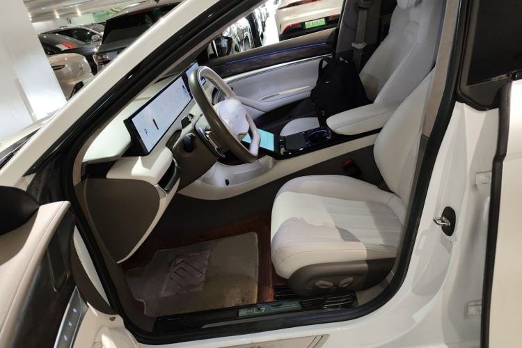 Used IM L7 2022 Dynamic Model Left Front Seat