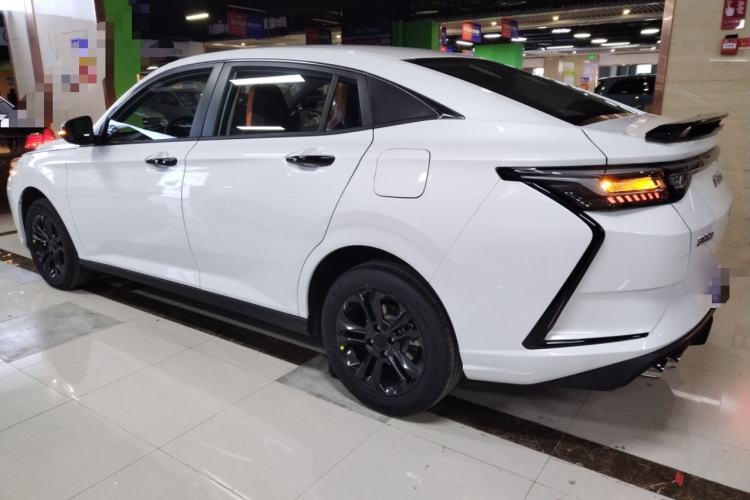 Used Dongfeng Aeolus Yixuan 2025 1.5L Glory Edition
