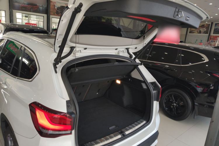 Used BMW X1 2022 sDrive25Li Leading Model Trunk